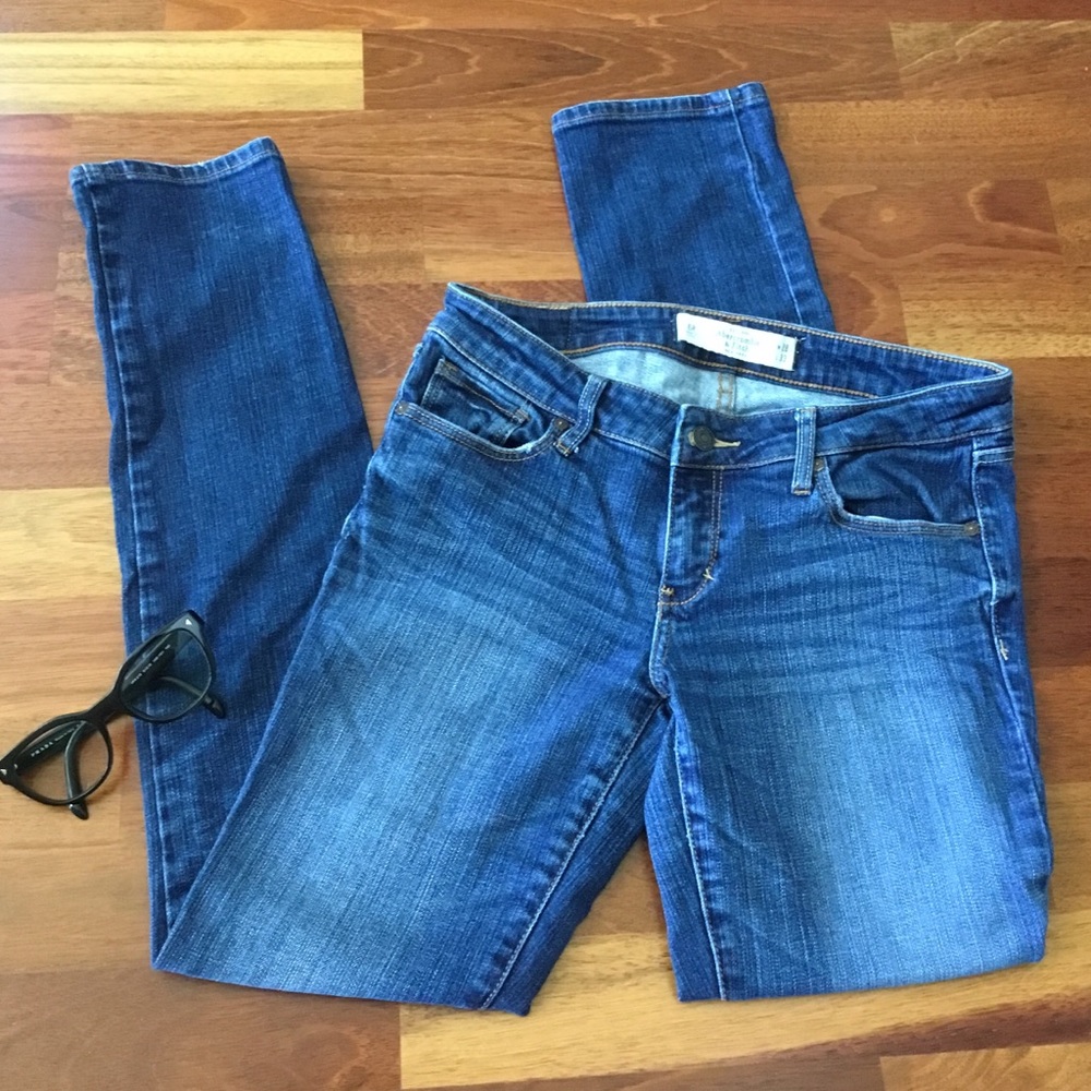 Abercrombie &Fitch Jeans - Size 6R